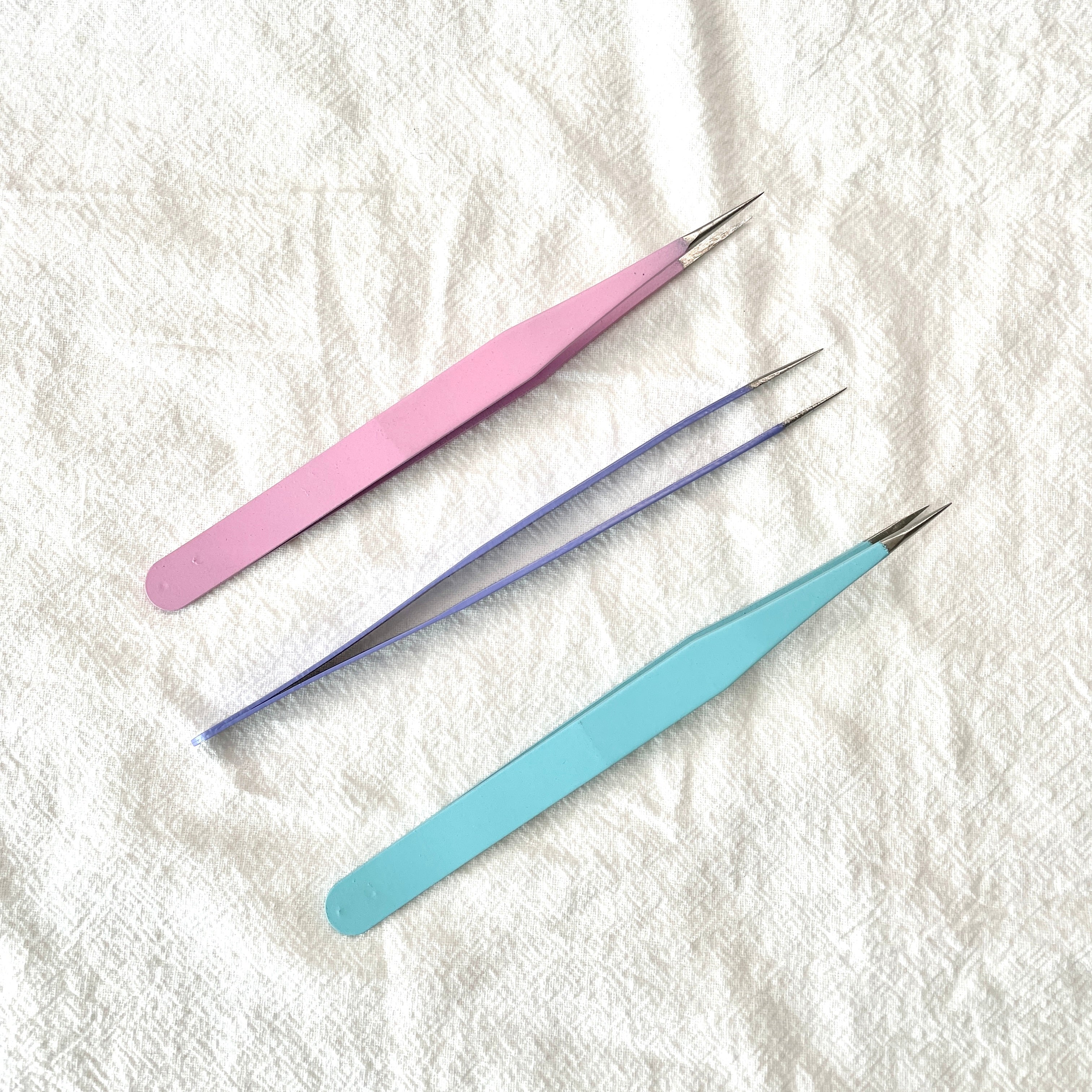 Curved Tweezer